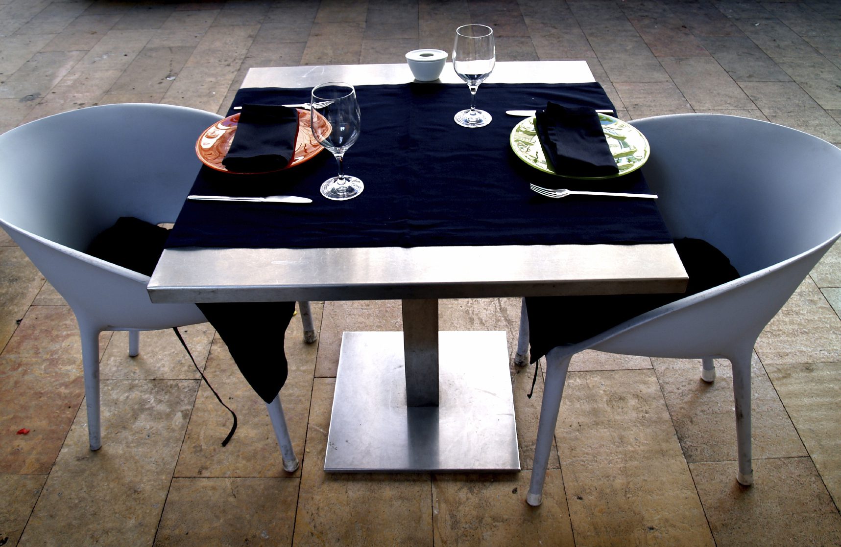 Mesas de hostelería funcionales y decorativas